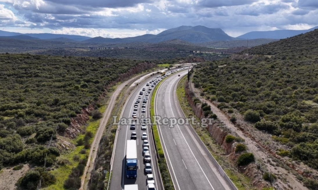 Βίντεο-drone από τις ουρές χιλιομέτρων στην Αθηνών-Λαμίας