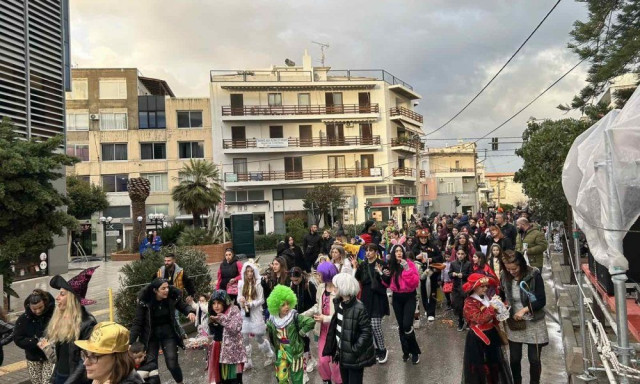 Πλημμύρισε χαμόγελα το Ρέθυμνο: Μικροί και μεγάλοι μάγεψαν στην παιδική παρέλαση