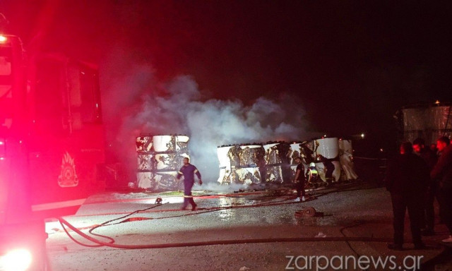 Χανιά: Υπό έλεγχο η φωτιά σε τυπογραφείο - Μεγάλη κινητοποίηση λόγω τόνων χαρτιού δίπλα σε κατοικία