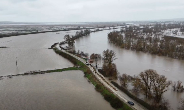 Περισσότερα από 100.000 στρέμματα πλημμύρισαν από την υπερχείλιση του Έβρου - Έσπασε κύριο ανάχωμα
