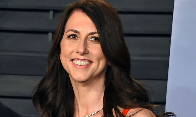 Η πρώην σύζυγος του Μπέζος, ΜακΚένζι Σκοτ, δώρισε το 2025 περισσότερα από εκείνον συνολικά