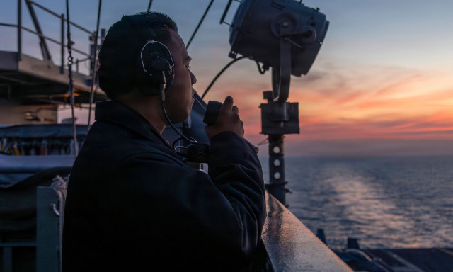 «Ώρα μηδέν» για το Ιράν: Σε στρατιωτική ετοιμότητα οι ΗΠΑ - Τα σενάρια πολέμου και το τελεσίγραφο