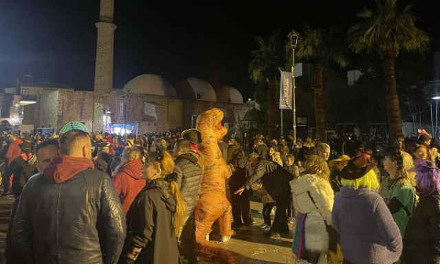 Ρέθυμνο: Ξεσήκωσε την πλατεία Μικρασιατών ο Γρηγόρης Σαμόλης - Βίντεο