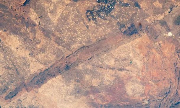 NASA: Η γιγαντιαία δομή που «σκίζει» την Αφρική στα δύο – Ένα γεωλογικό θαύμα δισεκατομμυρίων ετών