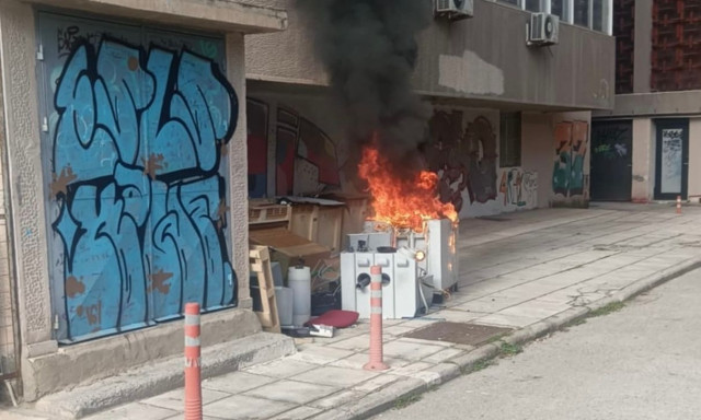 Θεσσαλονίκη: Φωτιά στην Πολυτεχνική Σχολή του ΑΠΘ - Βίντεο