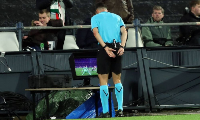 Επανάσταση στο παγκόσμιο ποδόσφαιρο από την IFAB: Νέοι κανονισμοί για περισσότερο καθαρό χρόνο