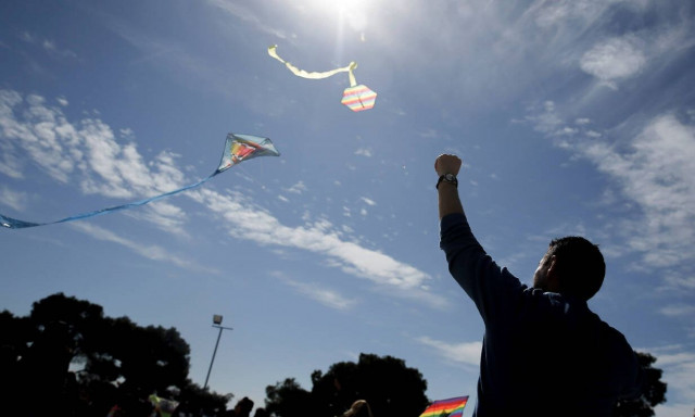 Καιρός Καθαράς Δευτέρας: Με ηλιοφάνεια το πέταγμα του χαρταετού – Πού και πότε θα βρέξει