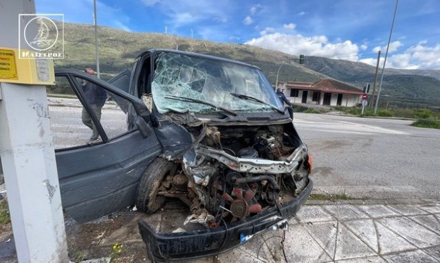 Αιτωλοακαρνανία: Φορτηγό συγκρούστηκε με νταλίκα στη Στάνο Αμφιλοχίας - Τραυματίας ο 80χρονος οδηγός