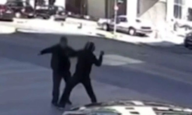 Πατήσια: Βγήκαν μαχαίρια για την προτεραιότητα - Άγριος καβγάς και συλλήψεις