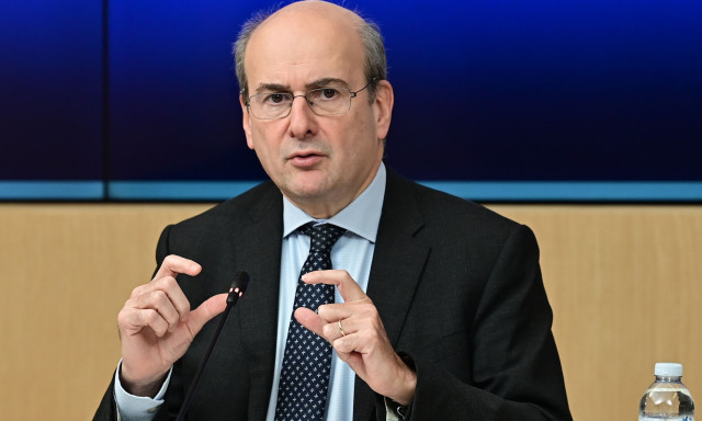 Χατζηδάκης: Γινόμαστε πύλη εισόδου για το αμερικανικό αέριο - Τι είπε για τον κατώτατο μισθό