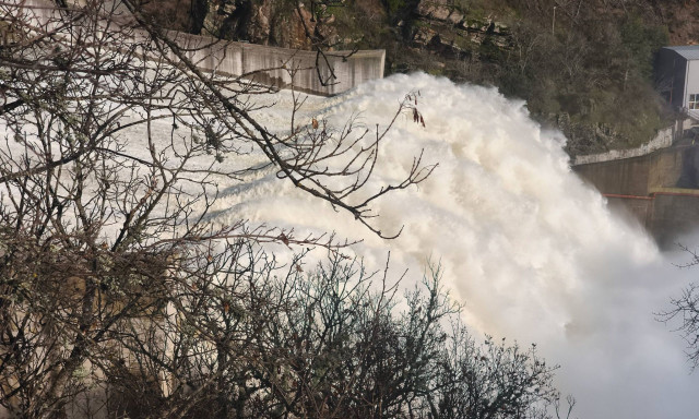 Έβρος: 180 κυβικά μέτρα νερού καταλήγουν στον Άρδα κάθε δευτερόλεπτο από το φράγμα του Ιβαΐλοφγκραντ