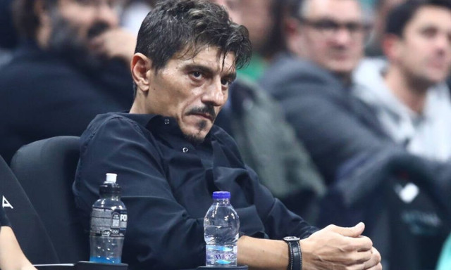 Στο T-Center ο Δημήτρης Γιαννακόπουλος, αποθεώθηκε από τον κόσμο