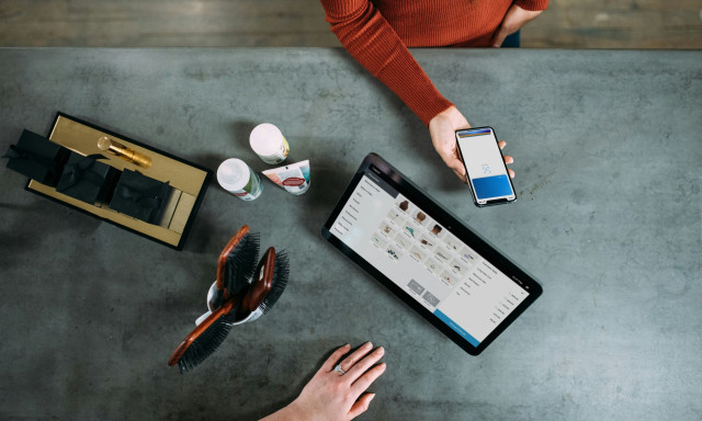 Οι κάρτες κυριαρχούν στις πληρωμές μικρομεσαίων επιχειρήσεων στην Ελλάδα