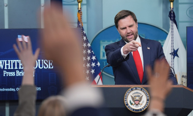 ΗΠΑ: Ο Βανς δεν βλέπει «καμιά πιθανότητα» πολέμου διαρκείας με το Ιράν