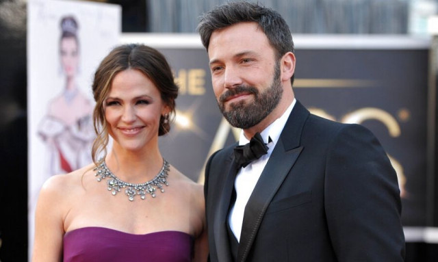 Η Τζένιφερ Γκάρνερ μιλά για τα υπέρ και τα κατά της «συν-γονεϊκότητας» με τον Μπεν Άφλεκ