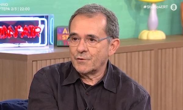 Παύλος Τσίμας για τα παιδικά του χρόνια: «Ήταν μοναχικά, εύχομαι να μην το ζήσει κάποιος άλλος»