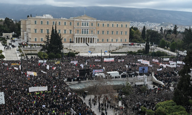 28 Φλεβάρη - Τρία χρόνια από την τραγωδία στα Τέμπη: Ποιοι θα απεργήσουν – Πώς θα κινηθούν τα ΜΜΜ