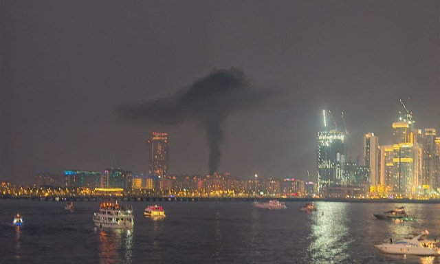 Το Ντουμπάι δέχεται επίθεση: «Βροχή» πυραύλων και drones - Εκρήξεις στο διάσημο νησί Palm