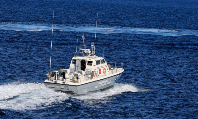 Τραγωδία στο Λαύριο: Κατέρρευσε εν πλω 57χρονος κυβερνήτης ταχύπλοου