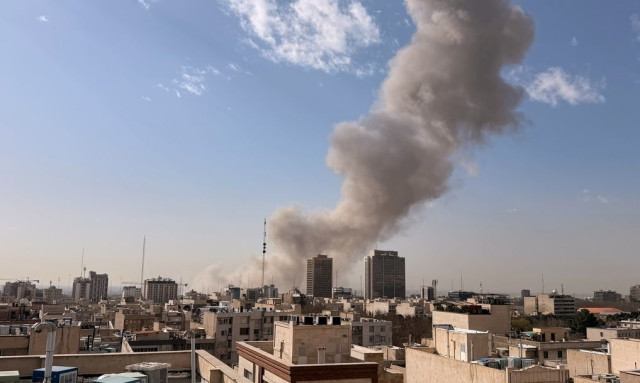 Άμεση ανάλυση: Τι σημαίνει το προληπτικό χτύπημα Ισραήλ ΗΠΑ στο Ιράν και γιατί επελέγη αυτή η μορφή