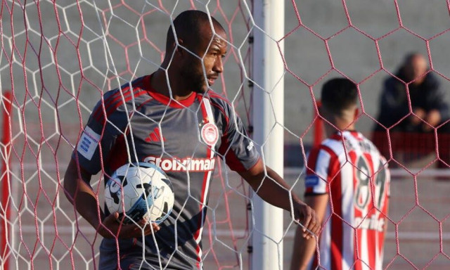 Πανσερραϊκός - Ολυμπιακός 1-2: Επέστρεψε στα γκολ ο Ελ Κααμπί, νίκησαν οι Πειραιώτες