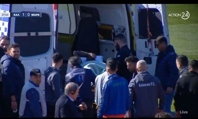 Αποχώρησε με ασθενοφόρο ο Σεμπά κατά τη διάρκεια του αγώνα Καλαμάτα – Μαρκό