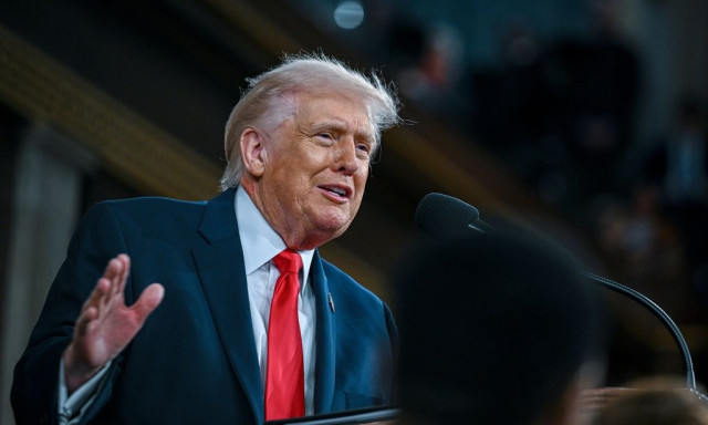 Τραμπ: Βυθίσαμε 9 ιρανικά πλοία - «Θα κυνηγήσουμε και τα υπόλοιπα. Σύντομα θα επιπλέουν στον βυθό»