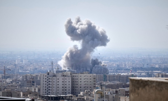 LIVEBLOG – Χάος στη Μέση Ανατολή – Οι Ισραηλινοί σφυροκοπούν το Ιράν - Στον πόλεμο και η Χεζμπολάχ