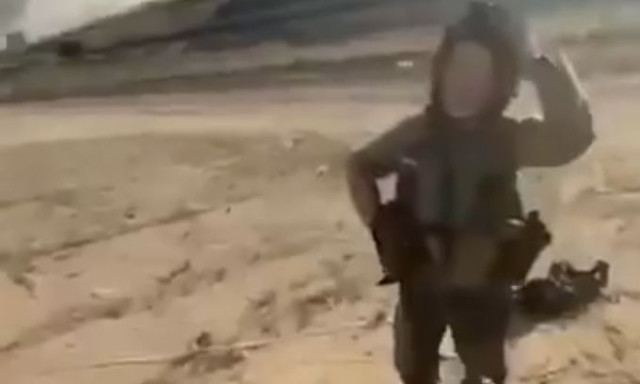 Κουβέιτ: Κάτοικοι βοηθούν Αμερικανίδα πιλότο - Βίντεο