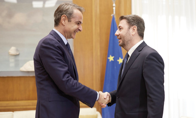 Eπίθεση στο Ιράν: Σήμερα συνάντηση Μητσοτάκη-Ανδρουλάκη, συμβούλιο πολιτικών αρχηγών ζητά ο Φάμελλος