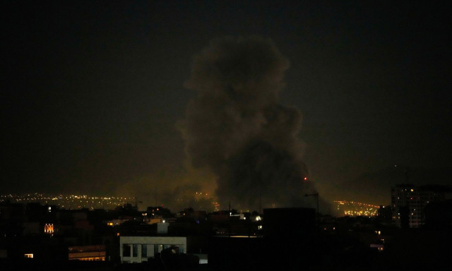 Ιρανικά ΜΜΕ: Τουλάχιστον 20 νεκροί σε πλήγμα στην πλατεία Νιλοφάρ στην Τεχεράνη