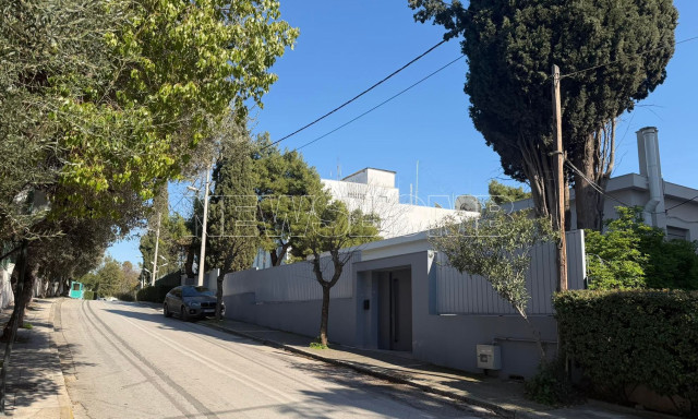 Χαλάνδρι: Ελεγχόμενη έκρηξη έξω από το προξενείο της Ρωσίας