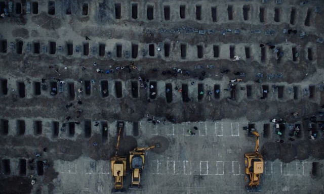 Ιράν: Θρήνος και οργή στην κηδεία για τις μαθήτριες του σχολείου που δέχθηκε επίθεση