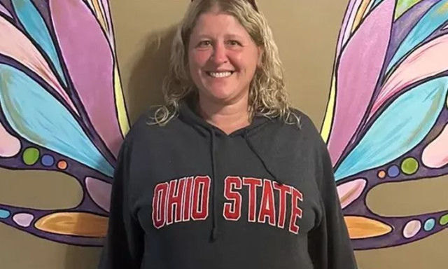 Ηρωίδα γιαγιά σκοτώθηκε προσπαθώντας να σώσει τον εγγονό της από παράσυρση αυτοκινήτου