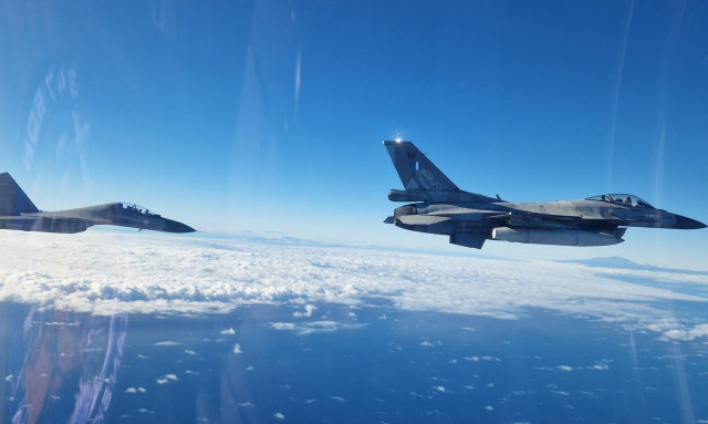 Κύπρος: Η στιγμή που τα ελληνικά μαχητικά απογειώνονται για το ύποπτο αντικείμενο