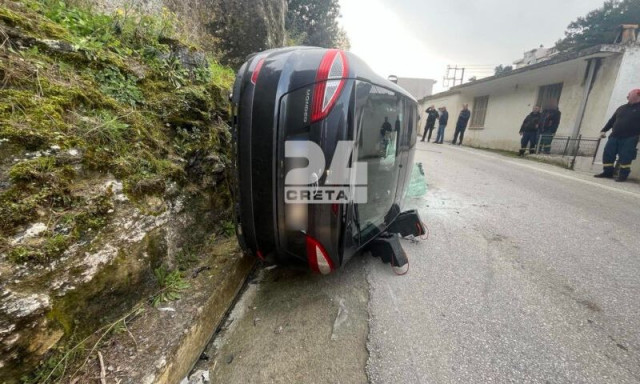 Κρήτη: Τροχαίο με ανατροπή αυτοκινήτου στο Ηράκλειο - Εγκλωβισμένο ένα άτομο - Φωτογραφίες