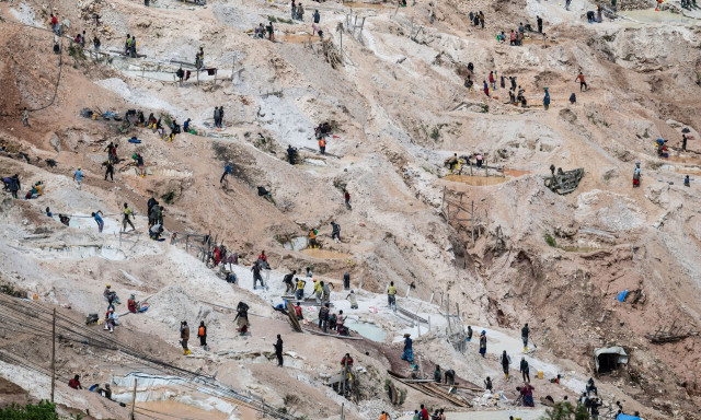 ΛΔ Κονγκό: Τουλάχιστον 200 νεκροί από κατολίσθηση στο ορυχείο κολτάν Ρουμπαγιά