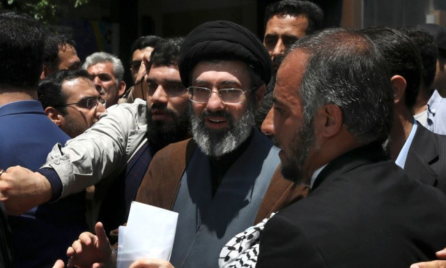 Reuters: Οι Φρουροί της Επανάστασης καταλαμβάνουν την εξουσία εν καιρώ πολέμου