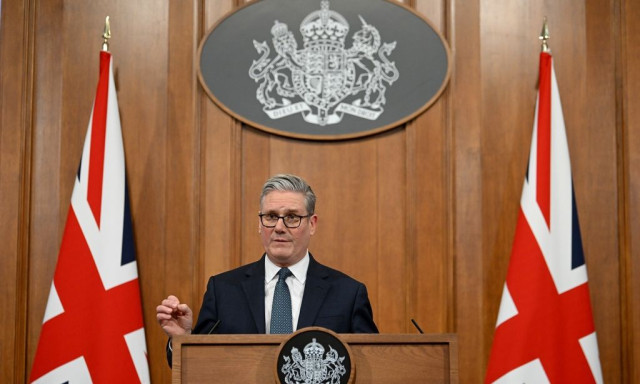 «Η Βρετανία δεν θα λάβει μέρος σε επιθετικά χτυπήματα στο Ιράν, παρά την πίεση» λέει ο Στάρμερ