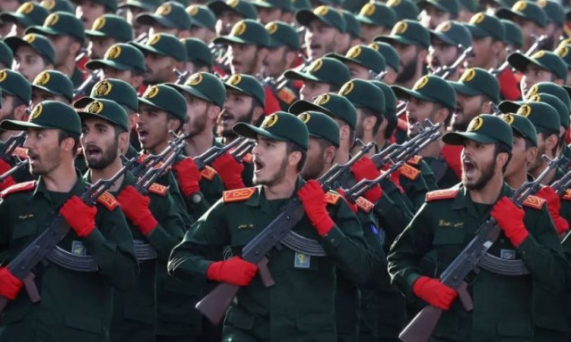 Φρουροί της Επανάστασης: Πώς σκληραίνουν τη στάση τους εν μέσω πολέμου - Η στρατηγική «αποκέντρωσης»