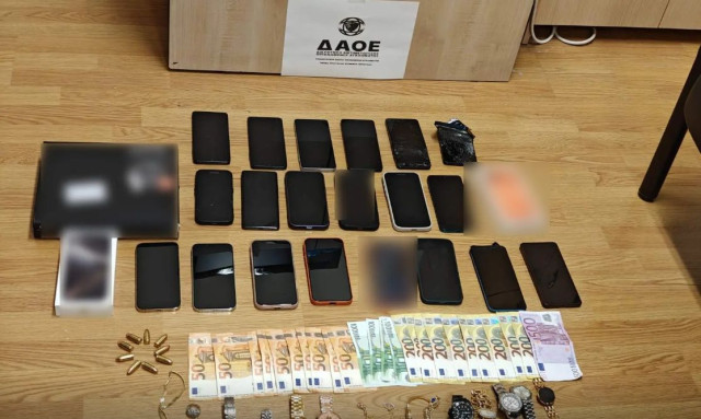 Πώς δρούσε η σπείρα που παρίστανε υπαλλήλους του ΔΕΔΔΗΕ ή λογιστές και απέσπασε 280.000 ευρώ