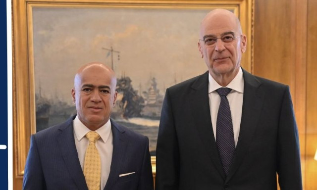 Επικοινωνία Δένδια με τον Υπουργό Άμυνας των ΗΑΕ - Συζητήθηκε ο ασφαλής επαναπατρισμός των Ελλήνων