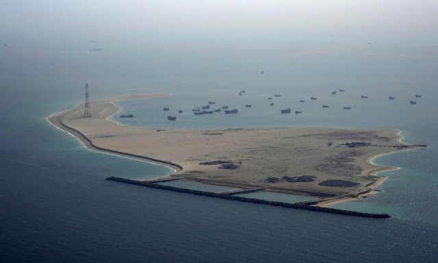 Παγιδευμένοι στα Στενά του Ορμούζ: 20 χιλιάδες ναυτικοί και 200 δεξαμενόπλοια παραμένουν αβοήθητοι