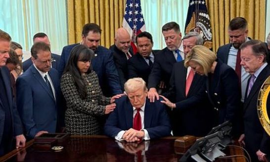 ΗΠΑ: Προσευχή στον Λευκό Οίκο για την επιτυχία του Τραμπ και των ΗΠΑ στον πόλεμο του Ιράν - Βίντεο