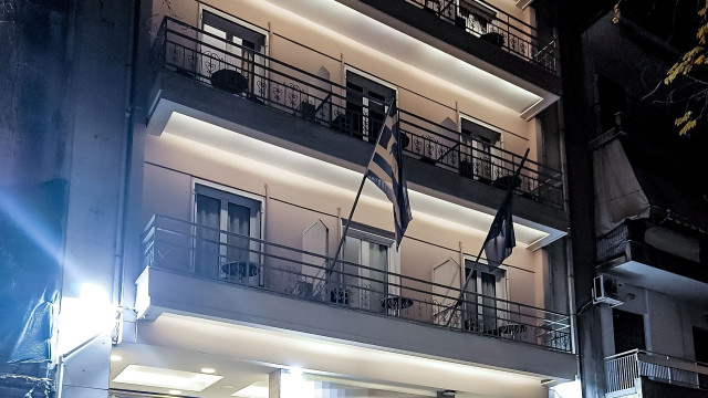 Εξάρχεια: Οι Αρχές εξετάζουν τα σενάρια για το πώς βρέθηκε στο κενό ο 15χρονος που έχασε τη ζωή του