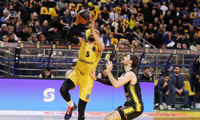 GBL: «100άρα» ο Άρης, επέστρεψε από το -11 το Περιστέρι | Η βαθμολογία