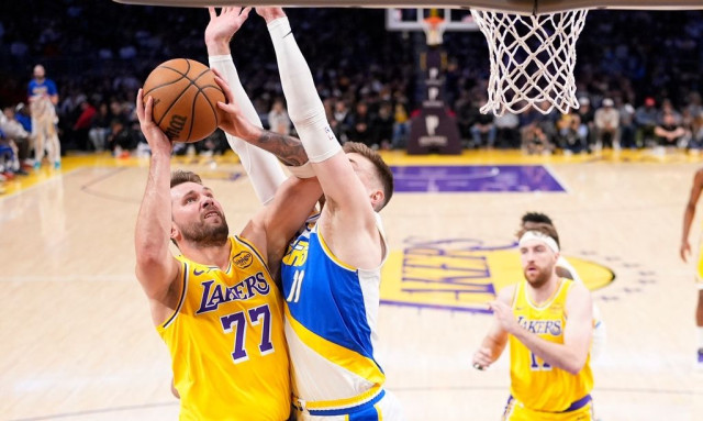 ΝΒΑ: «Λύγισαν» με ιστορική 40άρα Ντόντσιτς τους Πέισερς οι Λέικερς - Τα αποτελέσματα και highlights