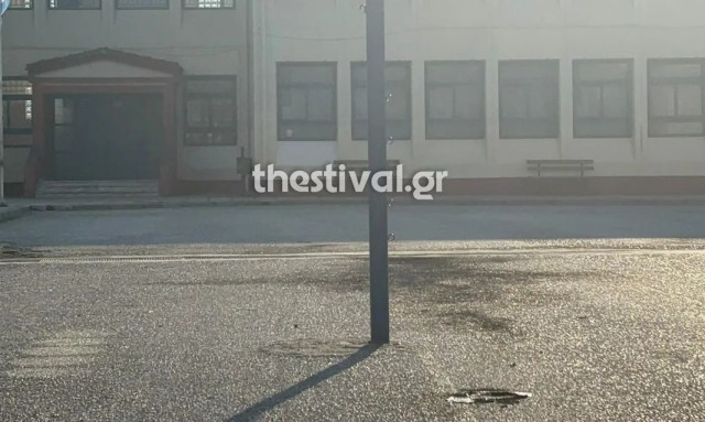 Θεσσαλονίκη: «Βροχή» από μολότοφ σε σχολείο - Αναζητά τους δράστες η ΕΛ.ΑΣ.