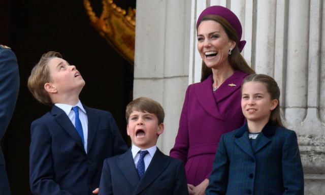 Όταν τα παιδιά του Ουίλιαμ και της Κέιτ έσπασαν το πρωτόκολλο της οικογενειακής φωτογράφισης