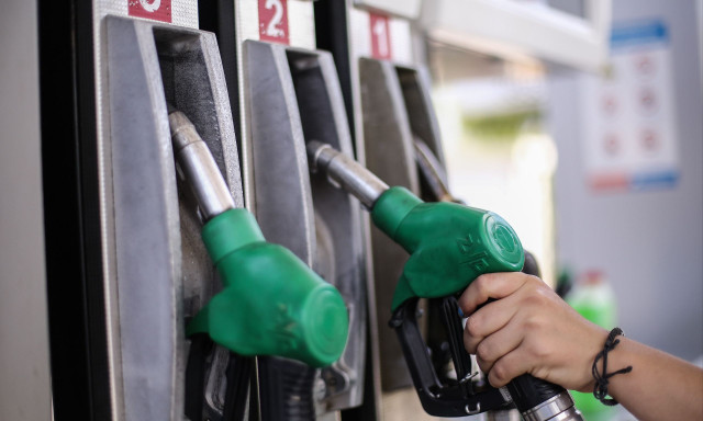 Σε τροχιά ανόδου τα καύσιμα: Πάνω από το €1,80 η βενζίνη – «Άλμα» στις τιμές πετρελαίου